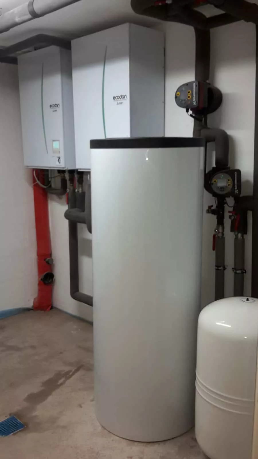 Heizungsanlage mit Speicher im Technikraum